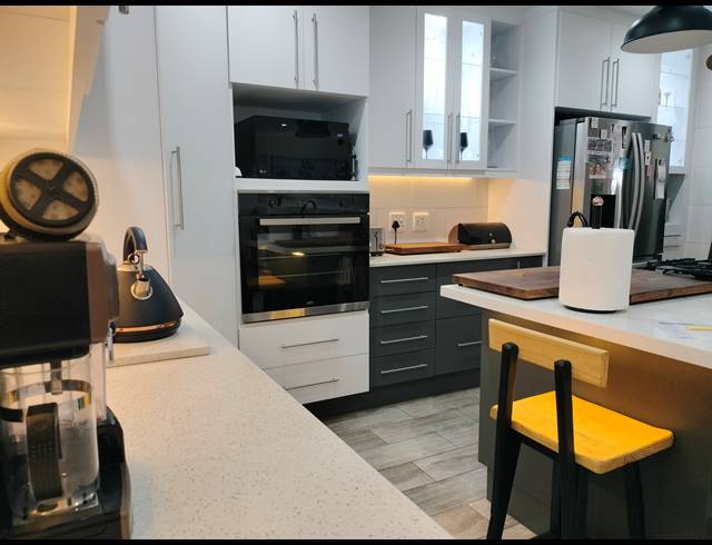 3 BEDROOM FREEHOLD FOR SALE IN TERGNIET